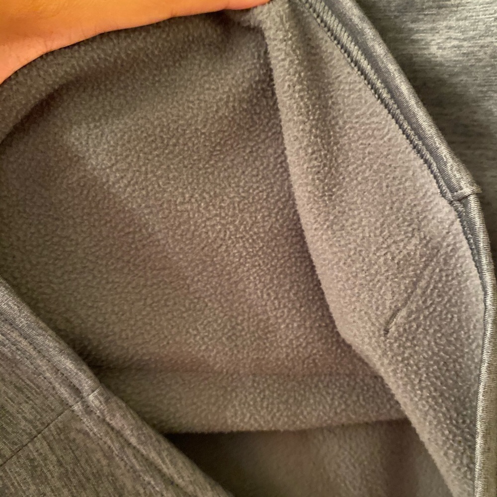 3/$20 ☀️ BNWOT Under Armour Fleece Lined Hoodie - Picture 4 of 8